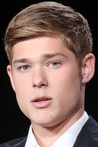 Mason Dye : mason-dye-1543121137.jpg