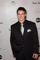 Matt Lanter : TI4U_u1151618831.jpg