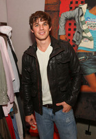 Matt Lanter : matt_lanter_1255974259.jpg