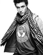 Max Irons : maxirons_1304963916.jpg