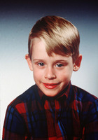 Macaulay Culkin : macaulay-culkin-1319659671.jpg