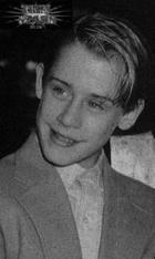 Macaulay Culkin : macaulay-culkin-1319944641.jpg