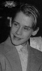 Macaulay Culkin : macaulay-culkin-1319944641.jpg