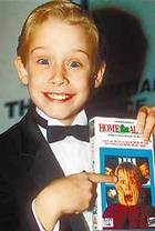 Macaulay Culkin : macaulay-culkin-1325442578.jpg