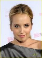 Megan Park : meganpark_1286418047.jpg