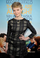 Mia Wasikowska : mia-wasikowska-1322080650.jpg