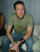 Michael Rosenbaum : mr17g.jpg