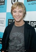 Michael Welch : michael_welch_1228159657.jpg