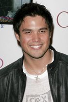 Michael Copon : michael-copon-1363975438.jpg