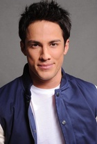 Michael Trevino : michael-trevino-1406306940.jpg