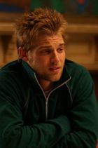 Mike Vogel : TI4U_u1138552726.jpg