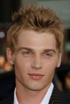 Mike Vogel : TI4U_u1141663671.jpg