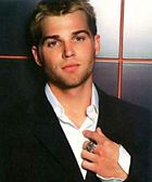 Mike Vogel : TI4U_u1147539382.jpg