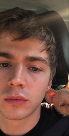 Miles Heizer : miles-heizer-1620218312.jpg