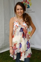 Miley Cyrus : TI4U_u1155926541.jpg