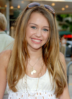 Miley Cyrus : TI4U_u1160232013.jpg