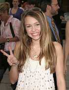 Miley Cyrus : TI4U_u1160232393.jpg
