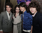 Miley Cyrus : TI4U_u1200720624.jpg