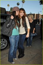 Miley Cyrus : TI4U_u1265917089.jpg