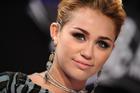 Miley Cyrus : miley-cyrus-1314641370.jpg