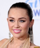 Miley Cyrus : miley-cyrus-1324754596.jpg