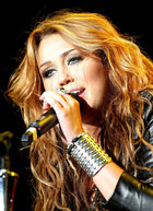 Miley Cyrus : miley-cyrus-1326165412.jpg
