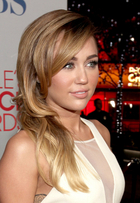 Miley Cyrus : miley-cyrus-1326339507.jpg