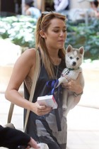Miley Cyrus : miley-cyrus-1329431815.jpg