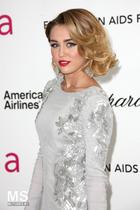 Miley Cyrus : miley-cyrus-1330315744.jpg