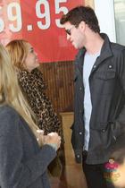 Miley Cyrus : miley-cyrus-1331926252.jpg
