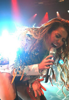 Miley Cyrus : miley-cyrus-1334890903.jpg