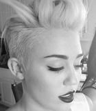 Miley Cyrus : miley-cyrus-1346386823.jpg