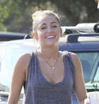 Miley Cyrus : miley-cyrus-1346634156.jpg