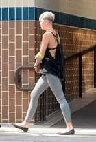 Miley Cyrus : miley-cyrus-1350024311.jpg