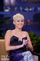 Miley Cyrus : miley-cyrus-1350232496.jpg