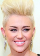 Miley Cyrus : miley-cyrus-1351286708.jpg