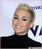 Miley Cyrus : miley-cyrus-1357245035.jpg