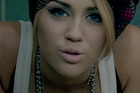 Miley Cyrus : miley-cyrus-1358980377.jpg