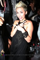 Miley Cyrus : miley-cyrus-1360569978.jpg