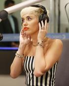 Miley Cyrus : miley-cyrus-1364160841.jpg