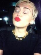 Miley Cyrus : miley-cyrus-1366607514.jpg