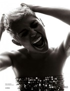 Miley Cyrus : miley-cyrus-1367761357.jpg