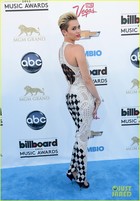 Miley Cyrus : miley-cyrus-1369015427.jpg