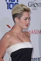 Miley Cyrus : miley-cyrus-1369282151.jpg