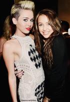 Miley Cyrus : miley-cyrus-1370730419.jpg