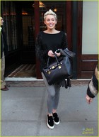 Miley Cyrus : miley-cyrus-1372449168.jpg