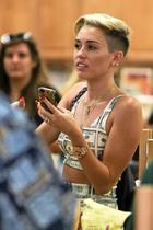Miley Cyrus : miley-cyrus-1373739354.jpg