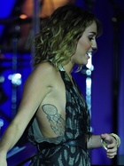 Miley Cyrus : miley-cyrus-1374434137.jpg