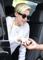 Miley Cyrus : miley-cyrus-1374434596.jpg