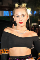 Miley Cyrus : miley-cyrus-1377547567.jpg